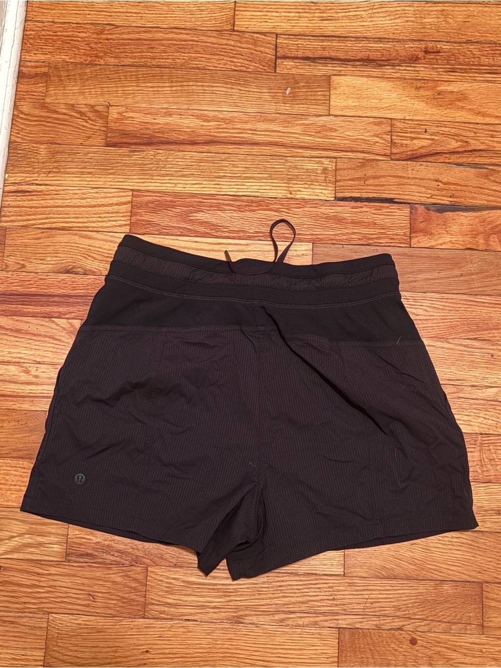 Lululemon Dance Studio High-Rise Short 3.5"
Black 6